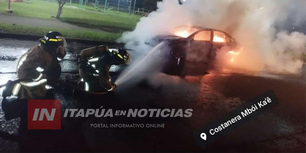 VEHÍCULO SE INCENDIÓ POR COMPLETO EN LA COSTANERA MBOI KA´E DE ENCARNACIÓN - Itapúa Noticias