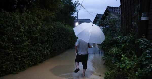 La Nación / Japón: reportan un muerto y ordenan la evacuación de 60.000 personas por lluvias