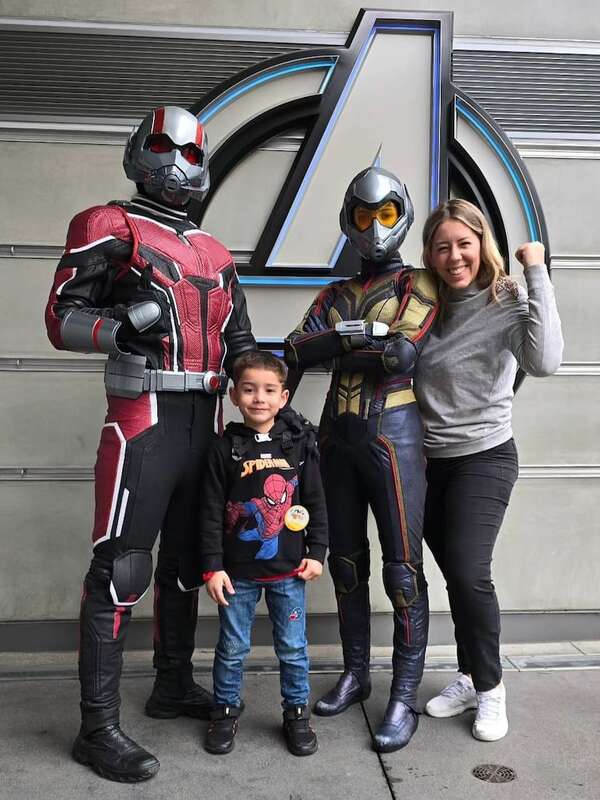 Denise Hutter y su hijo mayor vivieron días de ensueño en Disneyland - Gente - ABC Color