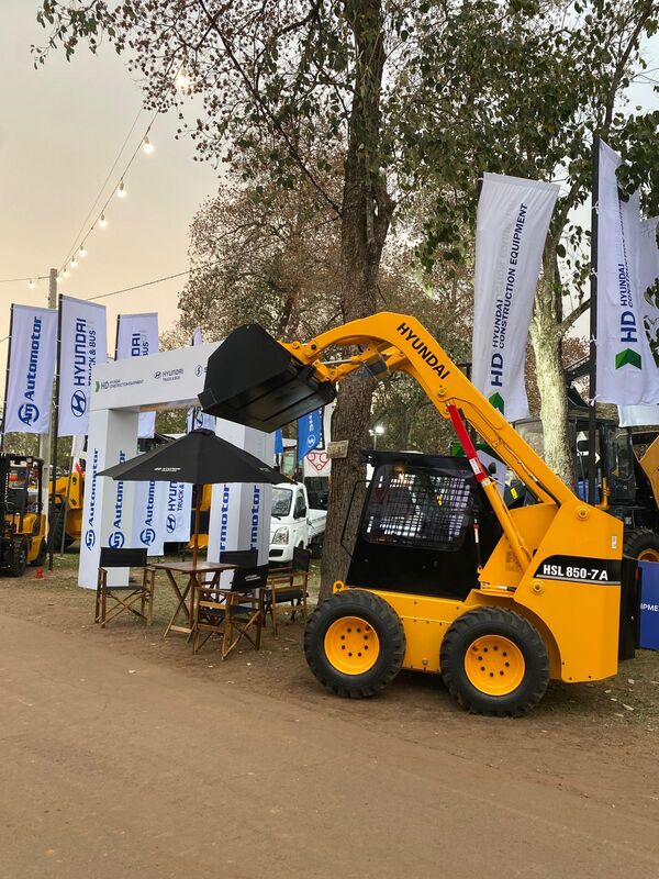 Hyundai Maquinarias y Camiones se destacaron en la Expo Norte de Concepción - Amigo Camionero