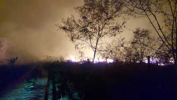 Incendio en Chovoreca: Continúa combate a las llamas ante falta de lluvias