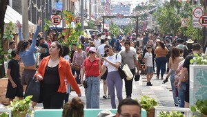 Con mucho color y alegría: Así se vive el Día de la Juventud en calle Palma