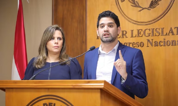 Kattya González y Raúl Benítez confirman ruptura con el PEN y cuestionan falta de transparencia - OviedoPress