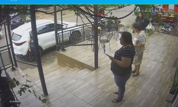 Clienta olvidó billetera con casi G. 5 millones y tras tocorré por whatsApp dueños de local la ubicaron - OviedoPress
