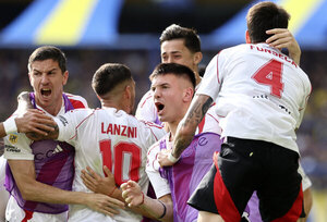 Versus / Con Bareiro en cancha, River Plate se impone en el superclásico ante Boca