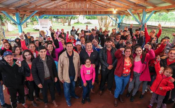 Más paraguayos hicieron realidad su sueño: 132 familias de Itapúa ya tienen casa propia