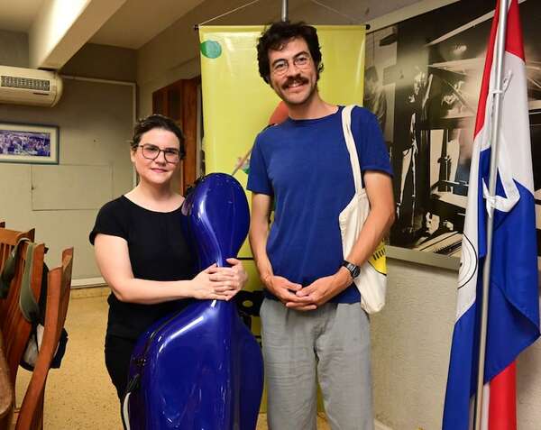 Compositor chileno estrena “Walks” en Asunción, una obra musical basada en caminatas - Música - ABC Color