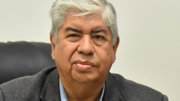 “Por decir que se discriminaba al idioma guaraní tuve una orden de captura”