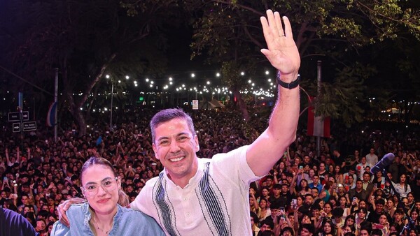 Video: Santiago Peña recibe abucheos durante concierto en calle Palma