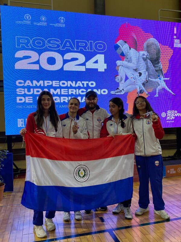 Equipo de espada femenina junior conquista la plata en Sudamericano - .::Agencia IP::.