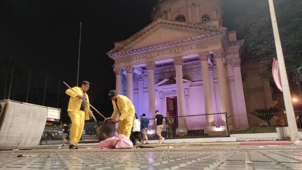 Festejos por el Día de la Juventud deja más de 10.000 kilos de basura en Asunción