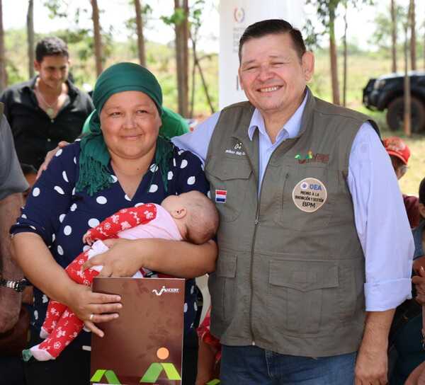 Más de 350 títulos entregados en la Colonia Primavera por parte del Indert - .::Agencia IP::.