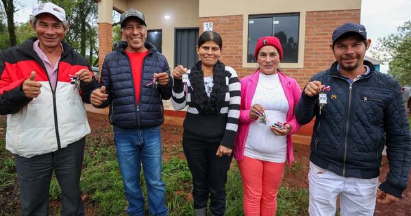 Diario HOY | Gobierno entrega 132 viviendas en Itapúa