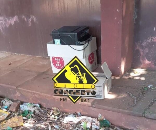 Roban escuela en CDE: directora dice que es complot para destituirla