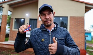 El MUVH entrega 132 viviendas sociales en Itapúa, acercándose a las 1.500 soluciones habitacionales