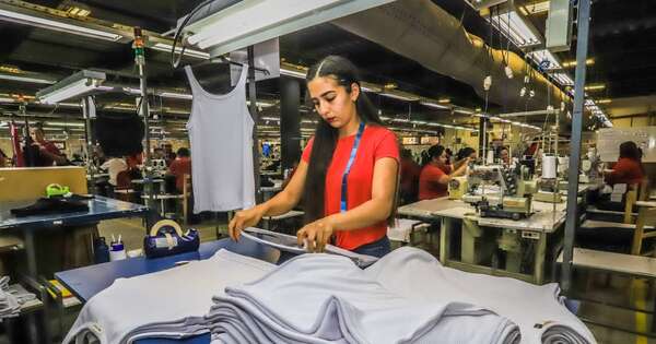 La Nación / Incorporación de tecnología repuntó crecimiento de grandes empresas textiles