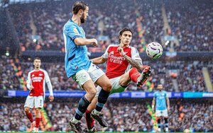 Versus / Manchester City logra milagroso empate ante Arsenal para quedar como único líder