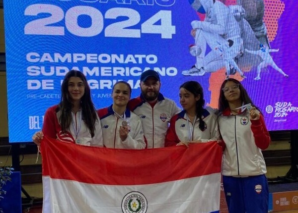 Equipo de espada femenina junior conquista la plata en Sudamericano - ADN Digital