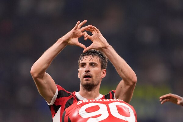 Versus / AC Milan se lleva el derbi ante Inter con un gol en el minuto 89