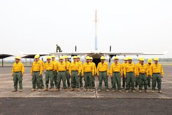 Envían militares para combatir incendios forestales en la zona de Chovoreca