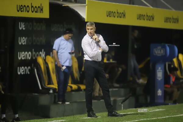 Versus / Martín Palermo apunta a las "cosas positivas" que dejó el empate con Guaraní