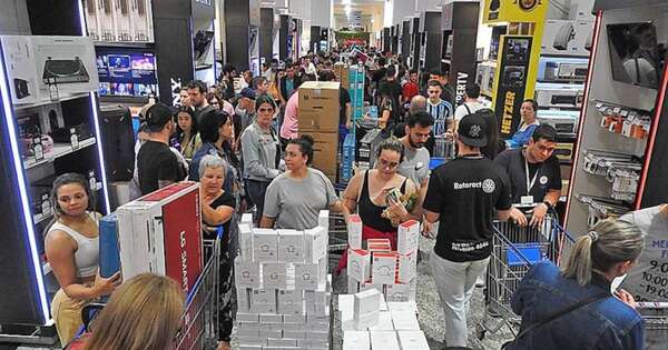La Nación / El 75 % de hoteles de Foz, con reservas para el Black Friday