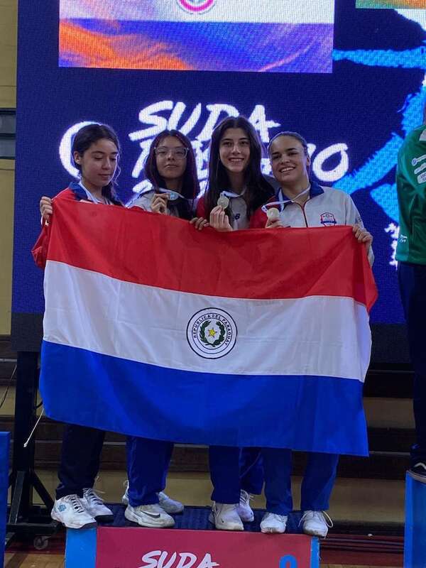 Esgrima: Paraguayas son subcampeonas del continente - Polideportivo - ABC Color