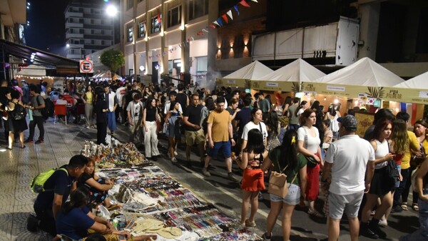 Locales del centro subsisten en medio de inseguridad y falta de iluminación