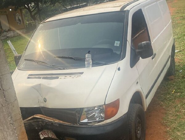 Furgón sin conductor arrolló a adolescente en Capiatá · Radio Monumental 1080 AM