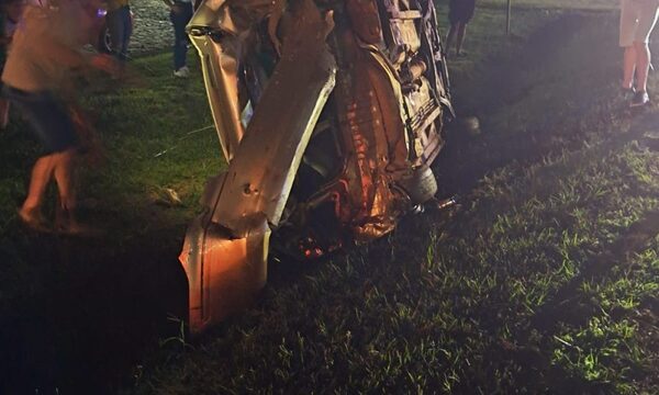 Mujer sufre lesiones al chocar y luego volcar con su vehículo en Santa Rita – Diario TNPRESS