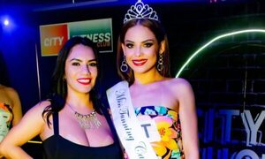 [VIDEO] ¡Denuncian cocinada en elección de Miss y la reina saliente no quiso dar la corona!