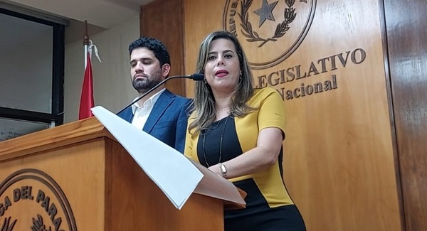 Raúl Benítez y Kattya González dejan el Encuentro Nacional