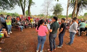Ministro de MUVH visita zona de construcción de viviendas en CDE