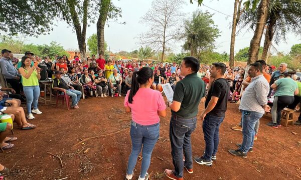 Ministro de MUVH visita zona de construcción de viviendas en CDE