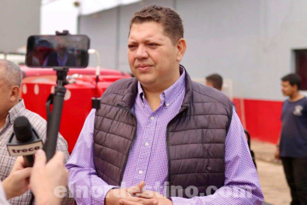 Bomberos Voluntarios de Pedro Juan Caballero favorecidos por entrega de equipos de parte del gobernador Juancho Acosta - El Nordestino