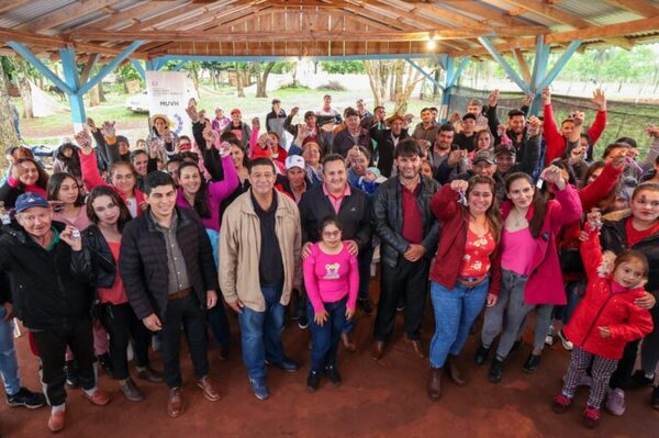 Gobierno entregó 132 viviendas a familias del departamento de Itapúa