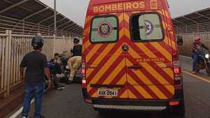 Dos motociclistas quedan heridos tras fuerte choque en el Puente de la Amistad