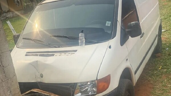 Video: Adolescente fue atropellado por un furgón sin conductor, su estado es delicado