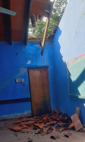 Cae Techo de Escuela en Paso Horqueta