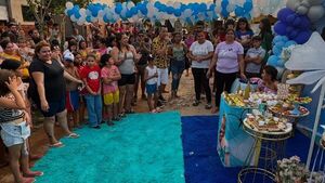 Soñaba con su fiesta de 15 y vecinos le dieron una sorpresa