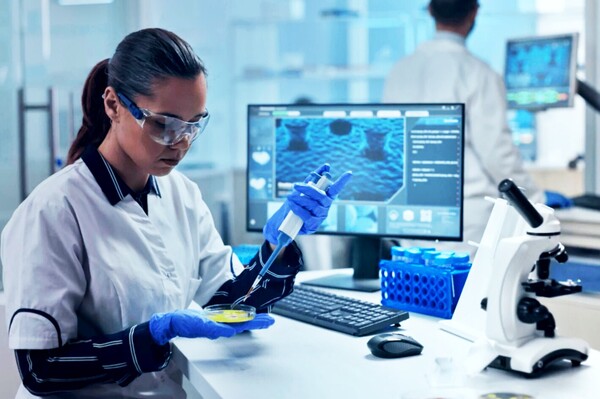 Genética, IA y diagnósticos tempranos son el futuro de la salud - La Clave