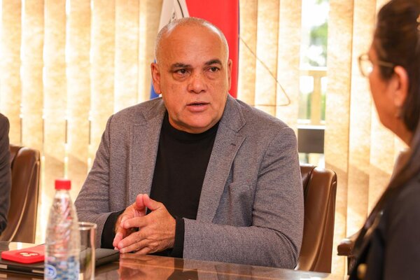 Bachi promete investigación seria sobre uso de vehículo del Senado que ardió en llama - ADN Digital