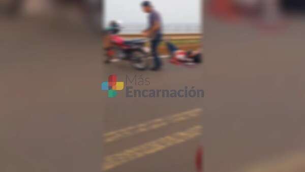 Grave accidente sobre el puente San Roque González de Santa Cruz
