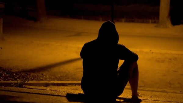 “Soy gay y tengo relaciones íntimas con un hombre que tiene novia”