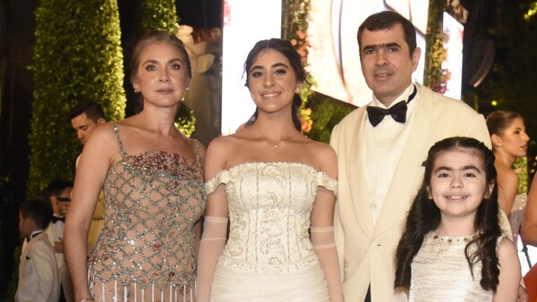 Elegancia en el debut del Club Centenario