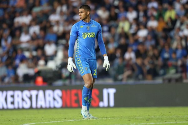 Versus / Devis Vásquez, exGuaraní, uno de los más destacados en la Serie A de Italia