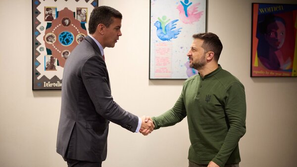 Peña se reúne con Zelenski y reafirma compromiso con Ucrania por la paz