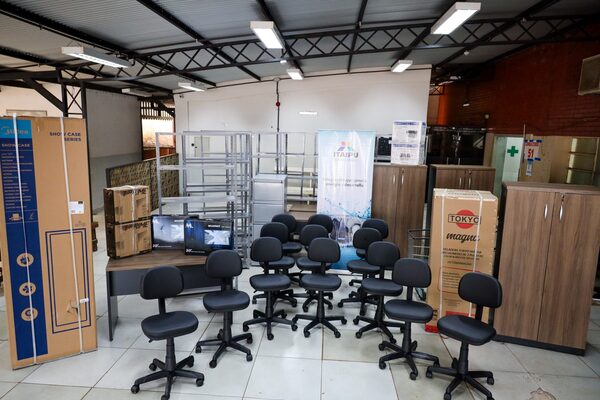 Hospital de Ciudad del Este recibió insumos y mobiliarios por parte de Itaipu - .::Agencia IP::.