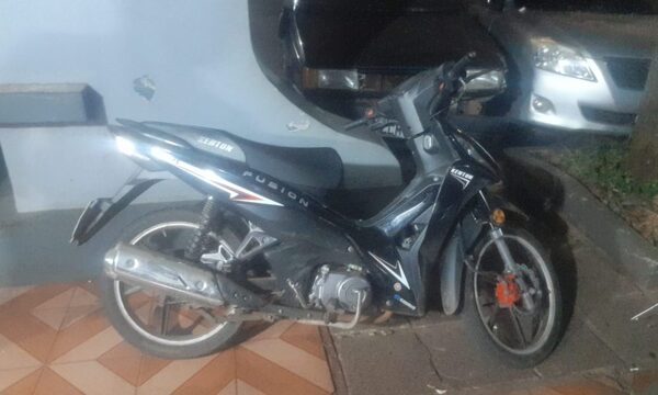 Sacan de circulación a menor que conducía motocicleta