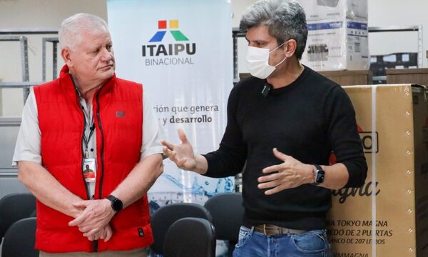 Hospital de Ciudad del Este recibe insumos y mobiliarios